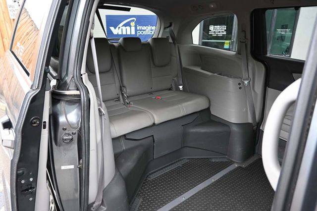 2012 Honda Odyssey 5dr EX-L - 22923315 - 17