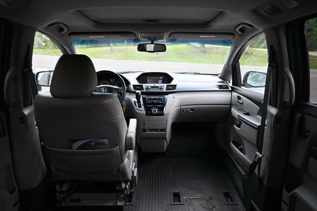 2012 Honda Odyssey 5dr EX-L - 22923315 - 19