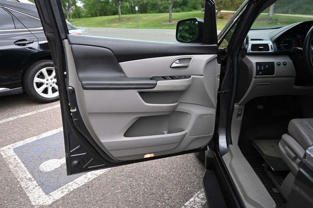 2012 Honda Odyssey 5dr EX-L - 22923315 - 30