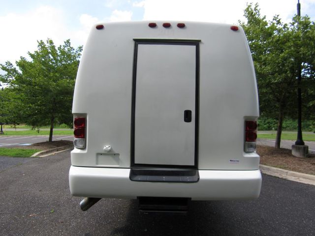 2012 International/Navistar 4300 Krystal KK35 Bus 32/36 Passenger bus w-Luggage - 22895369 - 9