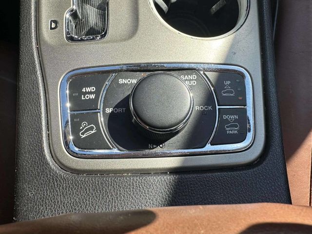 2012 Jeep Grand Cherokee Overland 4x4 4dr SUV - 22936473 - 33