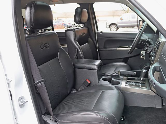 2012 Jeep Liberty 4WD 4dr Limited Jet - 22832699 - 16