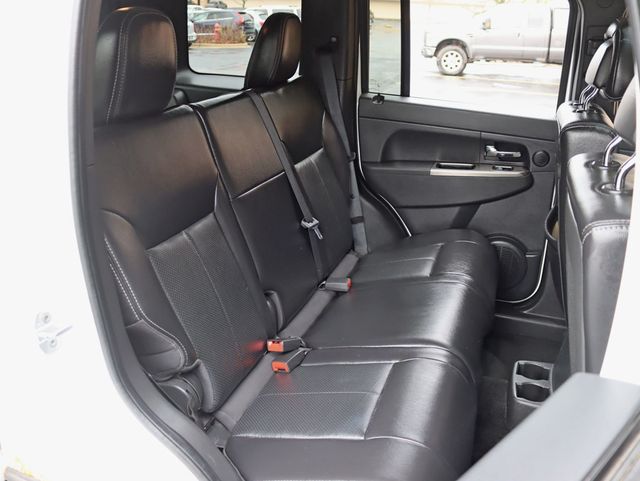 2012 Jeep Liberty 4WD 4dr Limited Jet - 22832699 - 18