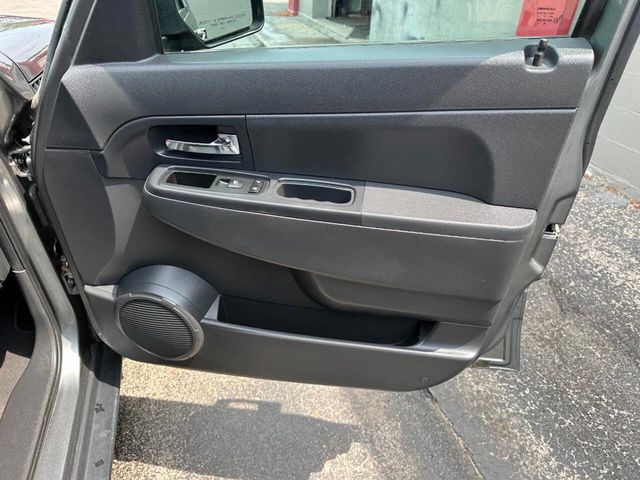 2012 Jeep Liberty Sport 4x4 4dr SUV - 22882004 - 21