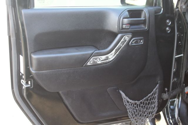 2012 Jeep Wrangler Unlimited 4WD 4dr Sport - 22935460 - 23