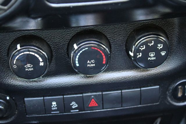 2012 Jeep Wrangler Unlimited 4WD 4dr Sport - 22935460 - 31