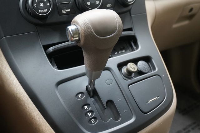 2012 Kia Sedona 4dr Wagon LX - 22934856 - 17