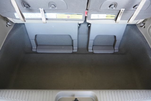 2012 Kia Sedona 4dr Wagon LX - 22934856 - 25