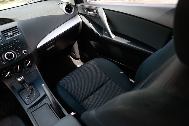 2012 Mazda Mazda3 s Sport - 22926725 - 23