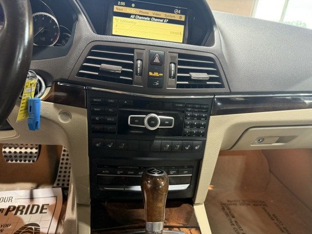 2012 Mercedes-Benz E-Class 2dr Cabriolet E 350 RWD - 22935760 - 16