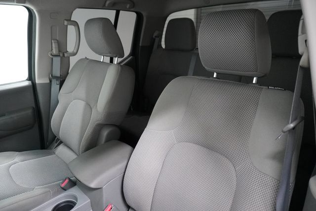 2012 Nissan Frontier 2WD Crew Cab SWB Automatic SV - 22874924 - 8