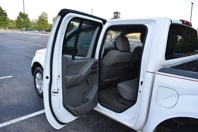 2012 Nissan Frontier 4WD Crew Cab SWB Automatic S - 22919291 - 34