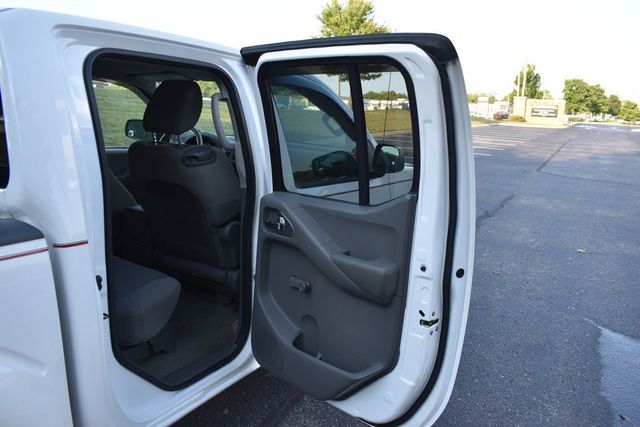 2012 Nissan Frontier 4WD Crew Cab SWB Automatic S - 22919291 - 35