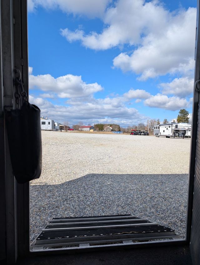 2012 Platinum 2+1 with Custom Living Quarters  - 22813555 - 14
