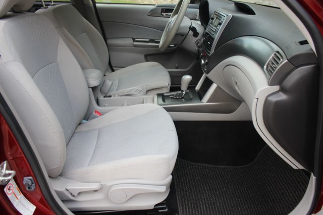 2012 Subaru Forester 4dr Automatic 2.5X Premium - 22911335 - 17