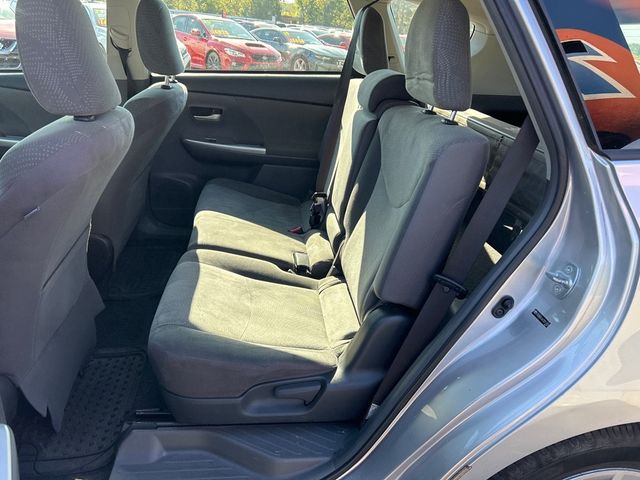 2012 Toyota Prius v 5dr Wagon Three - 22933661 - 6