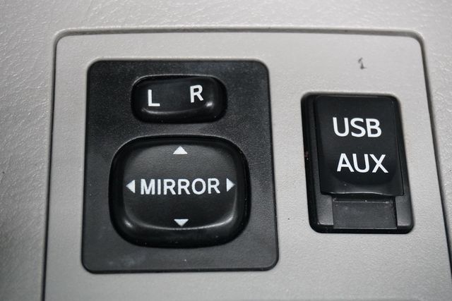 2012 Toyota RAV4 FWD 4dr I4 Limited - 22929539 - 18