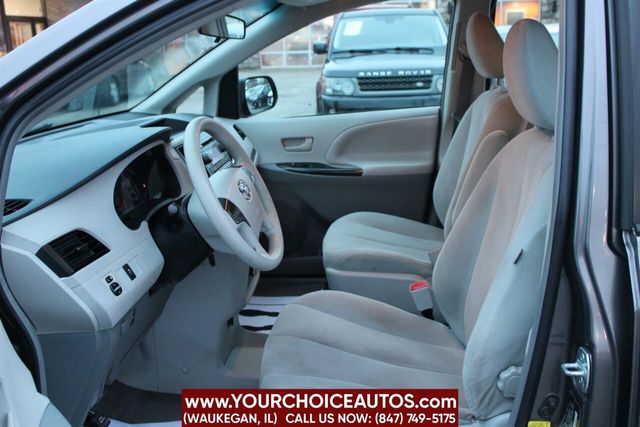 2012 Toyota Sienna 5dr 7-Passenger Van V6 FWD - 22226693 - 17