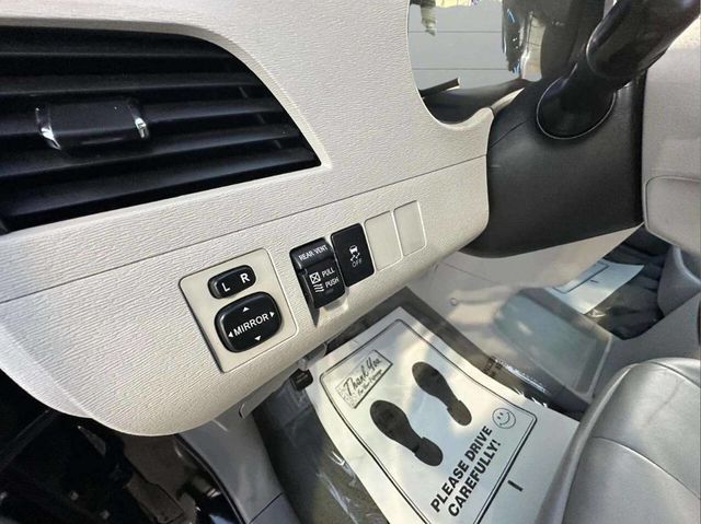 2012 Toyota Sienna Limited 7 Passenger 4dr Mini Van - 22937885 - 11