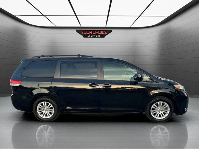 2012 Toyota Sienna Limited 7 Passenger 4dr Mini Van - 22937885 - 5