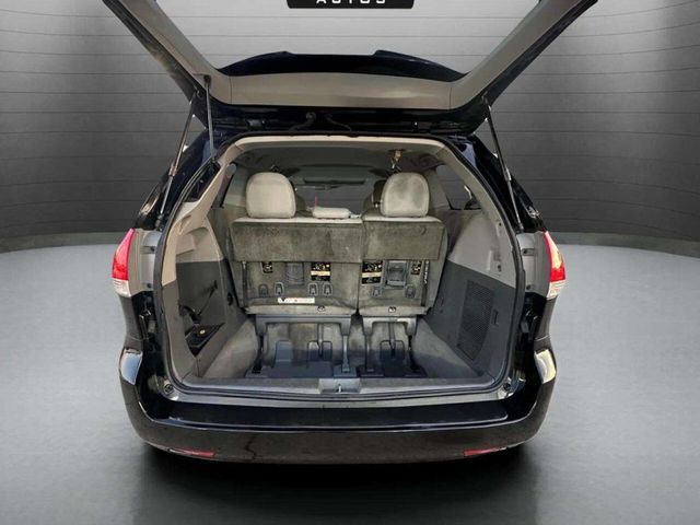 2012 Toyota Sienna Limited 7 Passenger 4dr Mini Van - 22937885 - 8