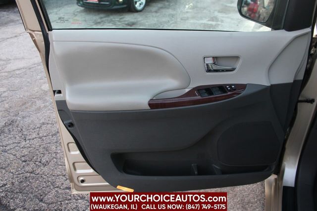 2012 Toyota Sienna XLE 8 Passenger 4dr Mini Van - 22301922 - 8