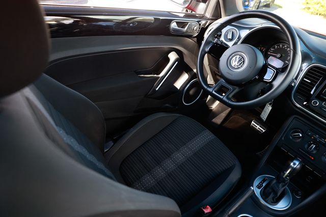 2012 Volkswagen Beetle 2dr Coupe 2.0T TSi - 22932296 - 20