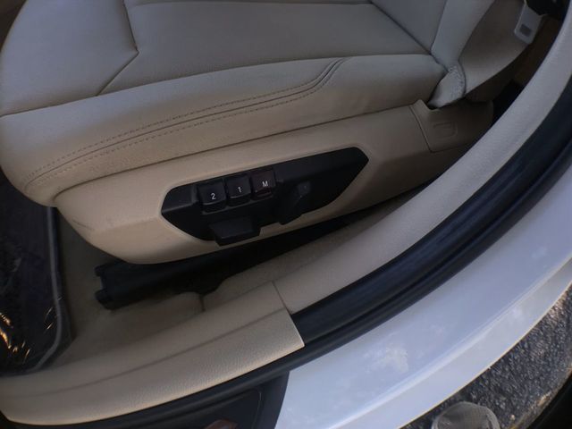 2013 BMW 3 Series 328i - 22933829 - 12