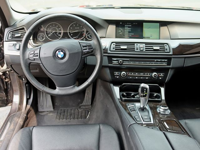 2013 BMW 5 Series 528i xDrive - 22861511 - 10