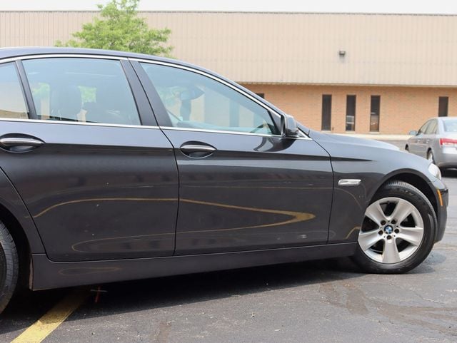 2013 BMW 5 Series 528i xDrive - 22861511 - 3