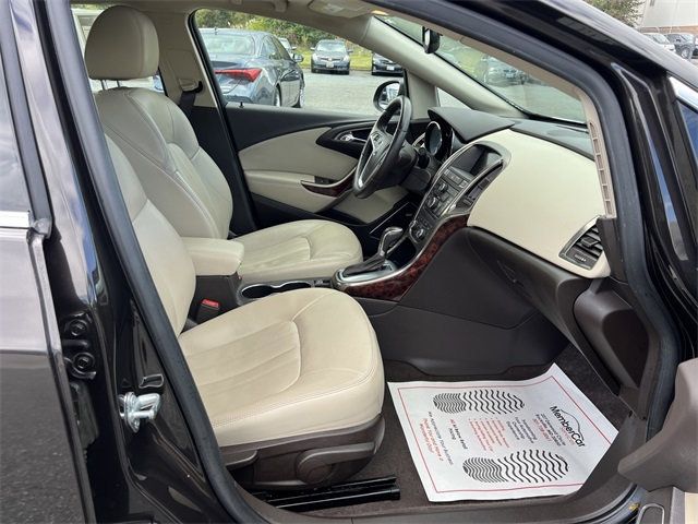 2013 Buick Verano 4dr Sedan Leather Group - 22937413 - 17