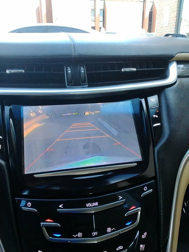 2013 Cadillac XTS 4dr Sedan Luxury FWD - 22937091 - 19