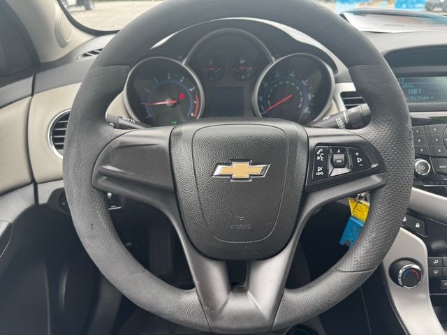 2013 Chevrolet Cruze LS - 22921783 - 11