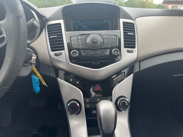 2013 Chevrolet Cruze LS - 22921783 - 15