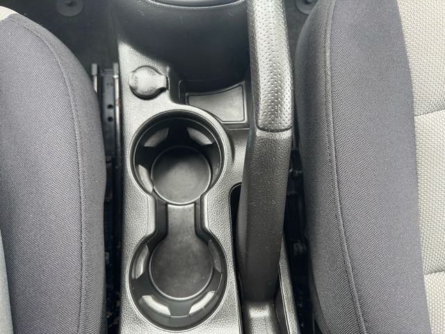 2013 Chevrolet Cruze LS - 22921783 - 19