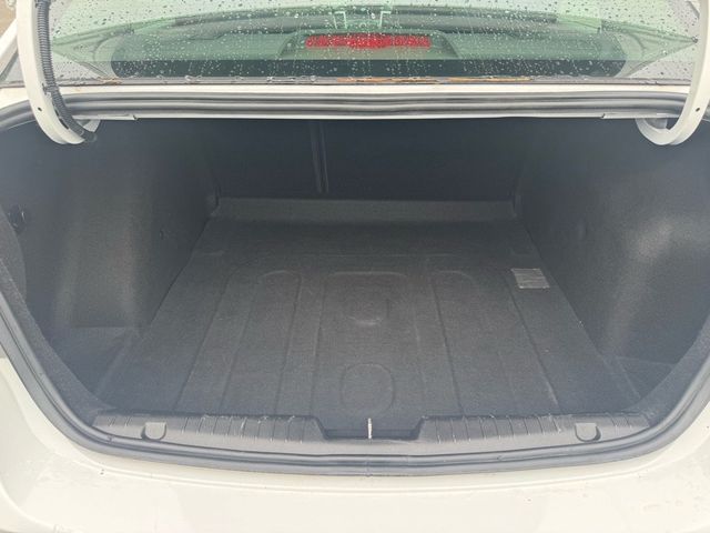 2013 Chevrolet Cruze LS - 22921783 - 24