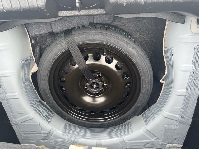 2013 Chevrolet Cruze LS - 22921783 - 25