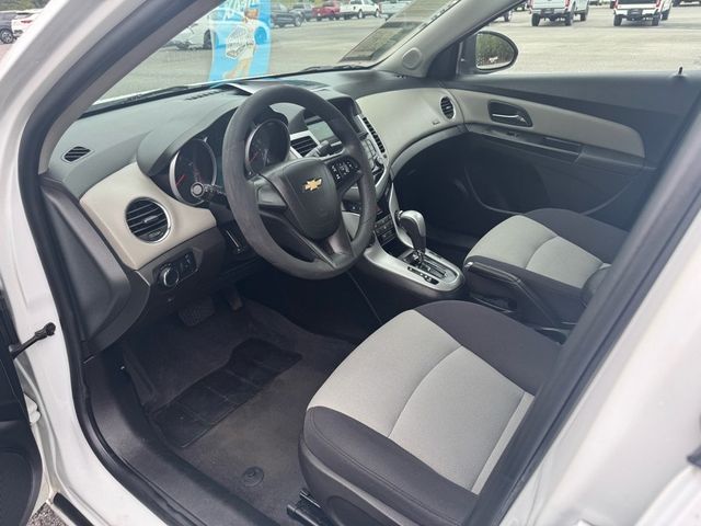 2013 Chevrolet Cruze LS - 22921783 - 8