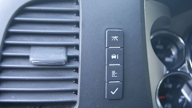 2013 Chevrolet Silverado 1500 JUST SERVICED, VERY CLEAN INSIDE AND OUT  - 22930629 - 16