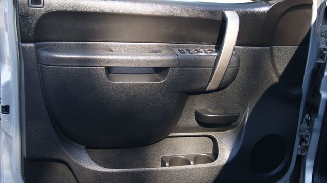 2013 Chevrolet Silverado 1500 JUST SERVICED, VERY CLEAN INSIDE AND OUT  - 22930629 - 24