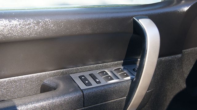 2013 Chevrolet Silverado 1500 JUST SERVICED, VERY CLEAN INSIDE AND OUT  - 22930629 - 25