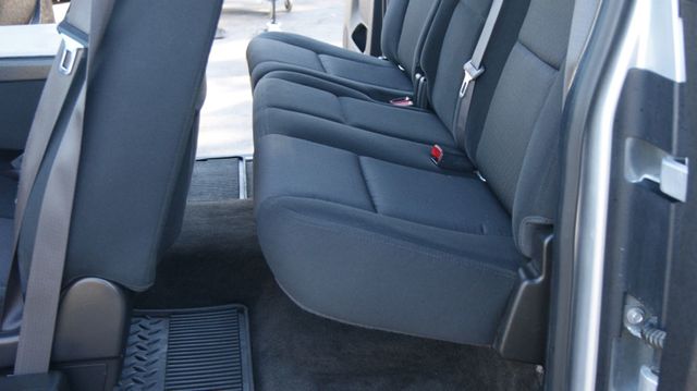 2013 Chevrolet Silverado 1500 JUST SERVICED, VERY CLEAN INSIDE AND OUT  - 22930629 - 28