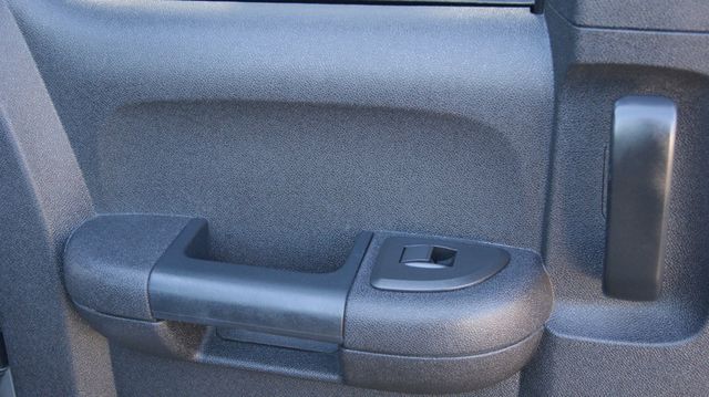 2013 Chevrolet Silverado 1500 JUST SERVICED, VERY CLEAN INSIDE AND OUT  - 22930629 - 31