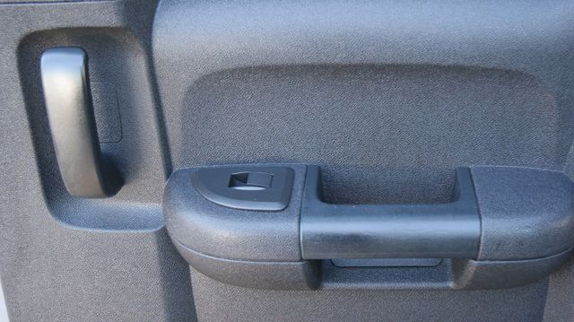 2013 Chevrolet Silverado 1500 JUST SERVICED, VERY CLEAN INSIDE AND OUT  - 22930629 - 41