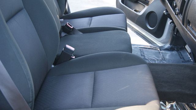 2013 Chevrolet Silverado 1500 JUST SERVICED, VERY CLEAN INSIDE AND OUT  - 22930629 - 46