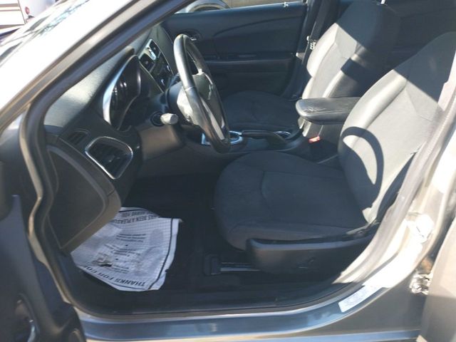 2013 Chrysler 200 4dr Sedan Touring - 22381922 - 9
