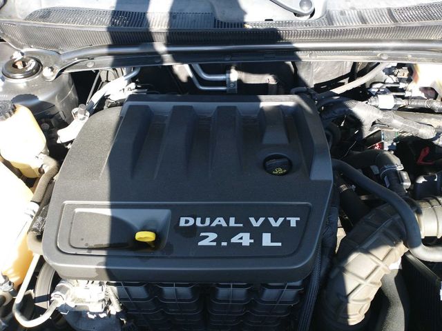 2013 Chrysler 200 4dr Sedan Touring - 22381922 - 17