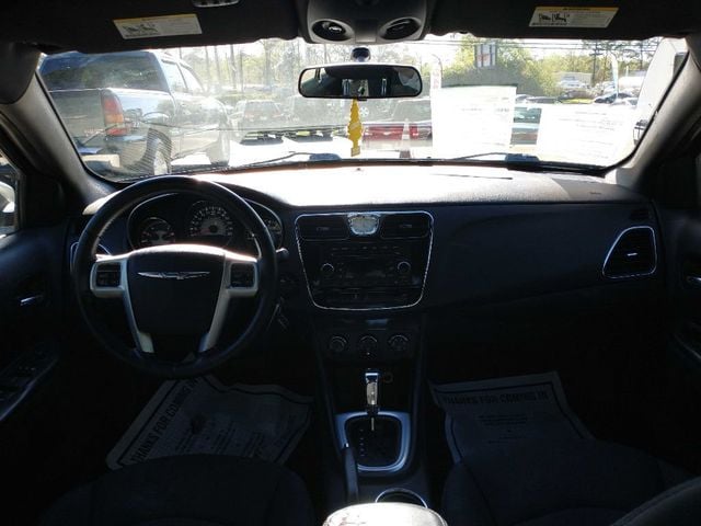 2013 Chrysler 200 4dr Sedan Touring - 22381922 - 8