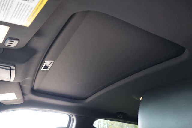 2013 Ford F-150 4WD SuperCrew 145'' SVT Raptor w/ Equipment 801A & Graphics Pkg - 22939887 - 19