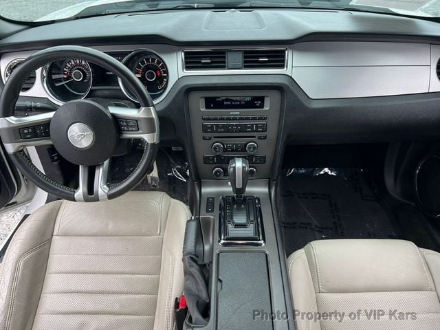 2013 Ford Mustang 2dr Coupe V6 - 22937459 - 17